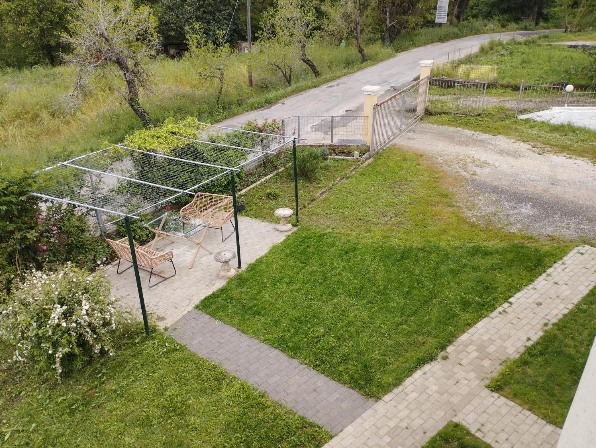 Home Amalias Kompítsion Buitenkant foto